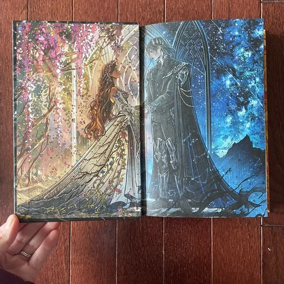 Lightlark Dueling Crowns Edition Book - Picture 8 of 8